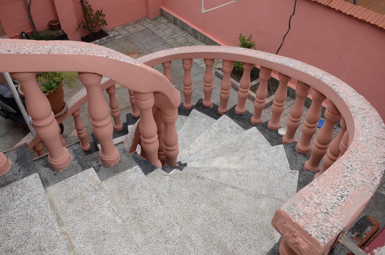 Nana'S House Ξενοδοχείο Μπατούμι Εξωτερικό φωτογραφία